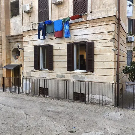 Lotto30 - Notes Of History In Garbatella * Roma