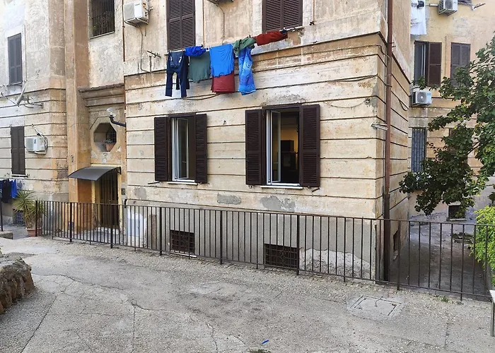 Lotto30 - Notes Of History In Garbatella * Roma